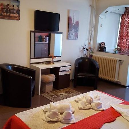 Garsoniera Ioana Appartement Boekarest Buitenkant foto