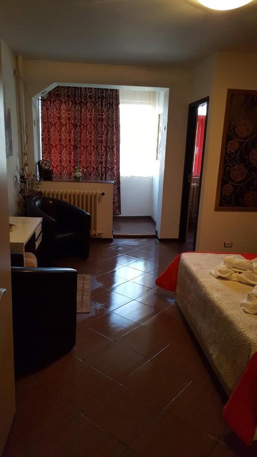 Garsoniera Ioana Appartement Boekarest Buitenkant foto