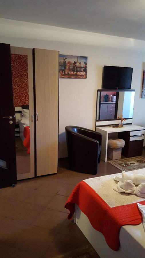 Garsoniera Ioana Appartement Boekarest Buitenkant foto